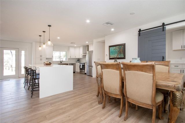 8607 50TH AVENUE W, Bradenton, FL 34210