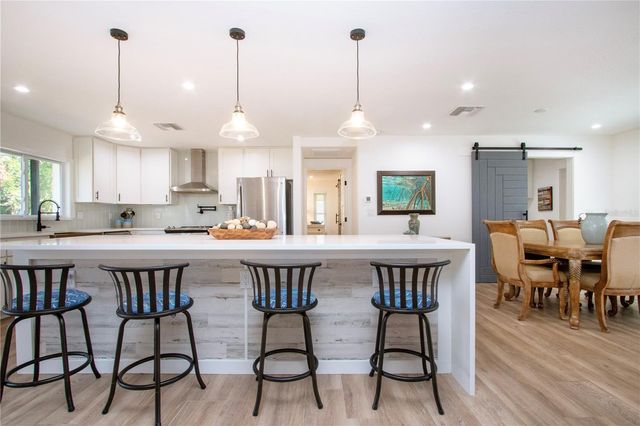 8607 50TH AVENUE W, Bradenton, FL 34210