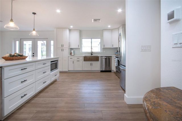 8607 50TH AVENUE W, Bradenton, FL 34210