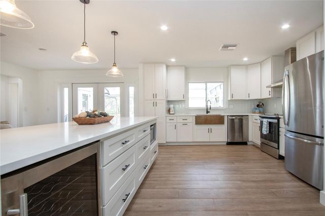 8607 50TH AVENUE W, Bradenton, FL 34210