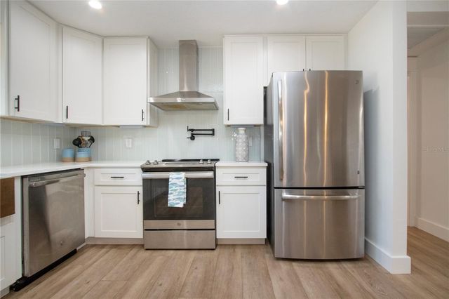 8607 50TH AVENUE W, Bradenton, FL 34210