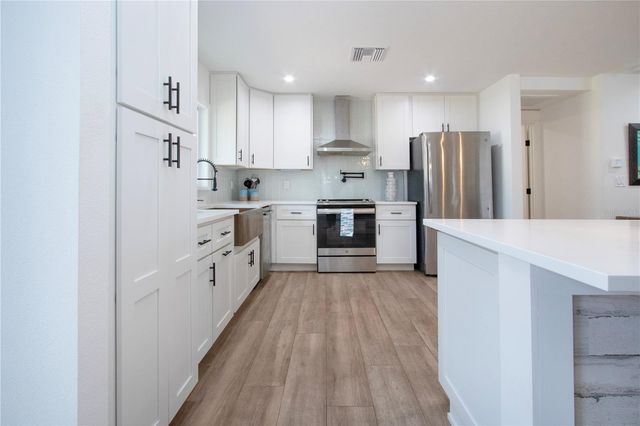 8607 50TH AVENUE W, Bradenton, FL 34210