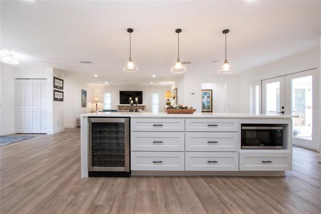 8607 50TH AVENUE W, Bradenton, FL 34210