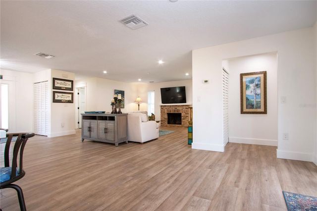 8607 50TH AVENUE W, Bradenton, FL 34210