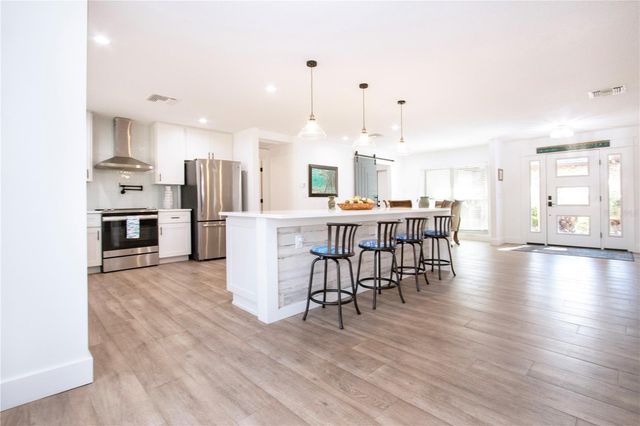 8607 50TH AVENUE W, Bradenton, FL 34210