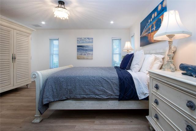 8607 50TH AVENUE W, Bradenton, FL 34210