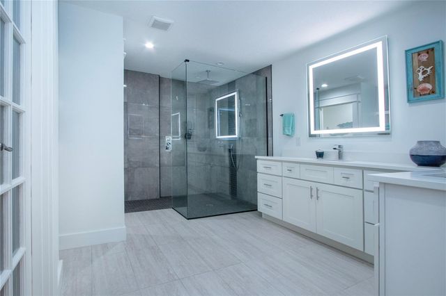 8607 50TH AVENUE W, Bradenton, FL 34210