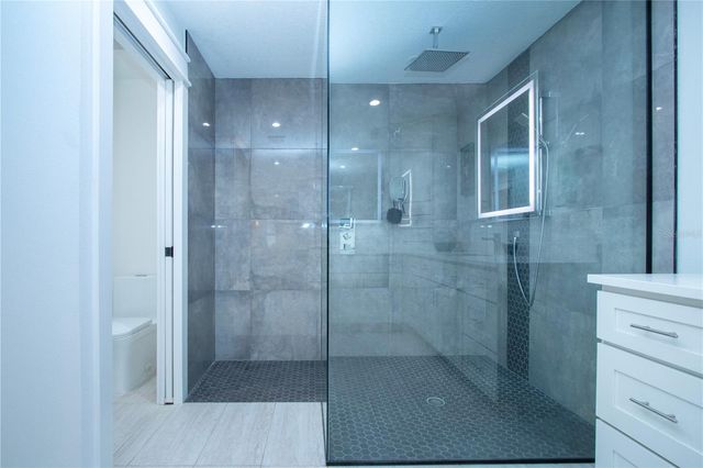 8607 50TH AVENUE W, Bradenton, FL 34210