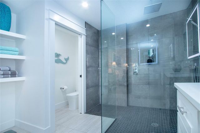 8607 50TH AVENUE W, Bradenton, FL 34210