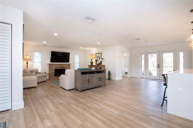 8607 50TH AVENUE W, Bradenton, FL 34210