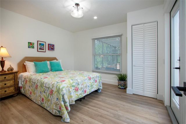 8607 50TH AVENUE W, Bradenton, FL 34210