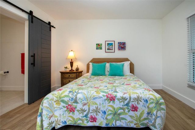 8607 50TH AVENUE W, Bradenton, FL 34210