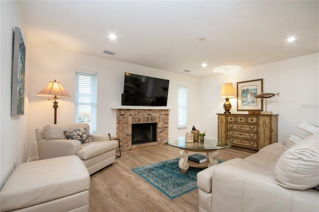 8607 50TH AVENUE W, Bradenton, FL 34210