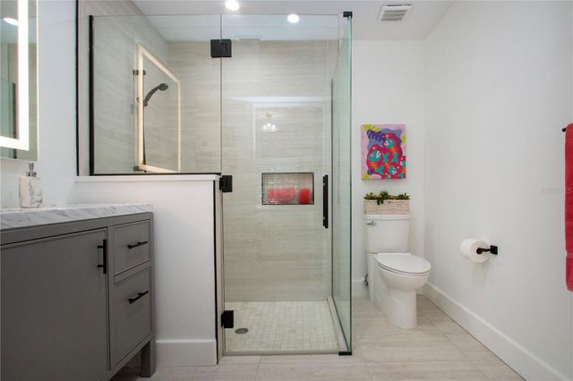 8607 50TH AVENUE W, Bradenton, FL 34210