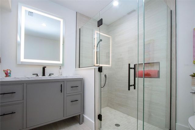 8607 50TH AVENUE W, Bradenton, FL 34210