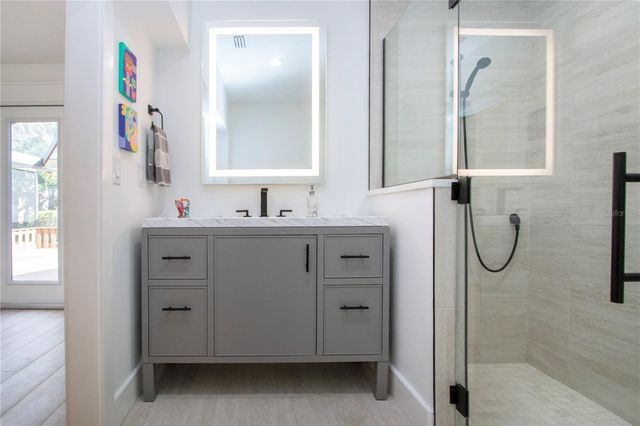 8607 50TH AVENUE W, Bradenton, FL 34210