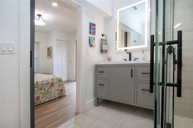 8607 50TH AVENUE W, Bradenton, FL 34210