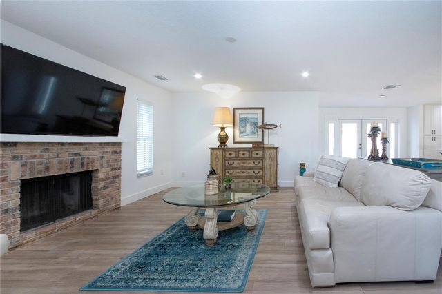 8607 50TH AVENUE W, Bradenton, FL 34210