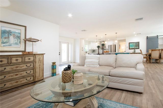 8607 50TH AVENUE W, Bradenton, FL 34210