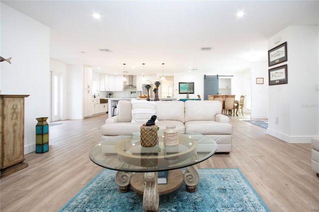 8607 50TH AVENUE W, Bradenton, FL 34210