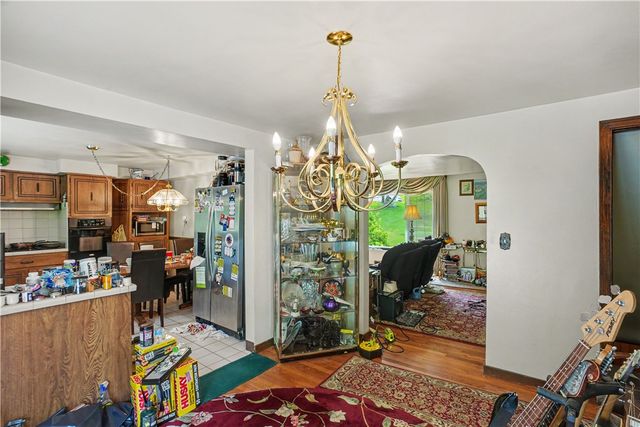 46 Laurel Ridge Rd, Coraopolis, PA 15108