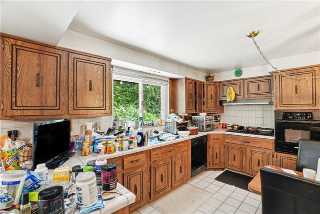 46 Laurel Ridge Rd, Coraopolis, PA 15108