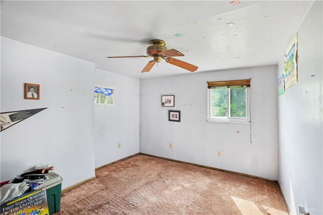46 Laurel Ridge Rd, Coraopolis, PA 15108