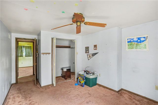 46 Laurel Ridge Rd, Coraopolis, PA 15108