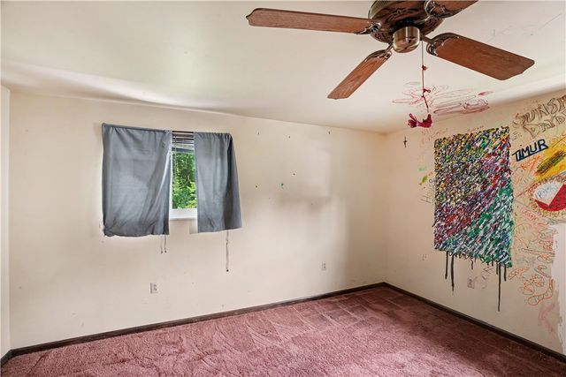 46 Laurel Ridge Rd, Coraopolis, PA 15108