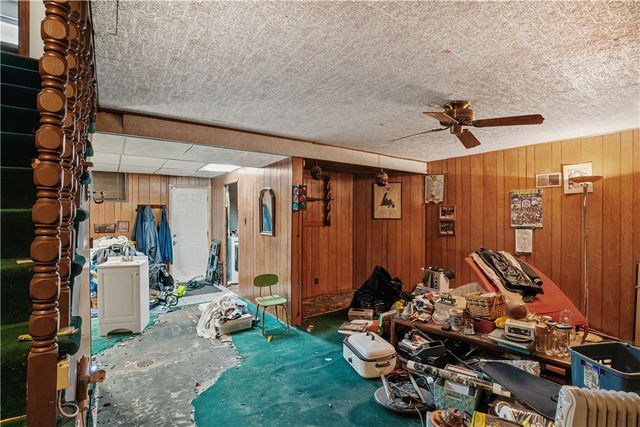 46 Laurel Ridge Rd, Coraopolis, PA 15108