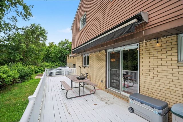 46 Laurel Ridge Rd, Coraopolis, PA 15108