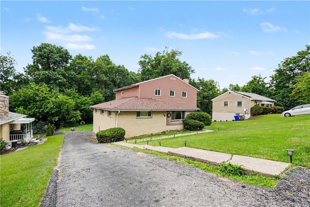 46 Laurel Ridge Rd, Coraopolis, PA 15108