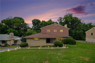 46 Laurel Ridge Rd, Coraopolis, PA 15108