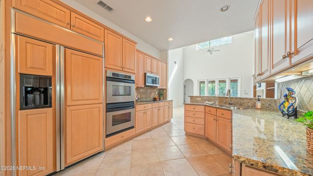 1221 QUEENS ISLAND Court, Jacksonville, FL 32225