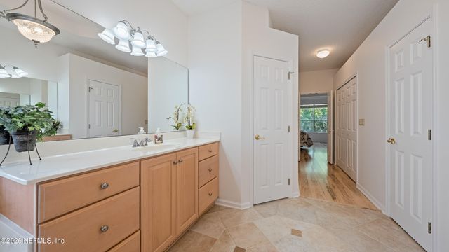 1221 QUEENS ISLAND Court, Jacksonville, FL 32225