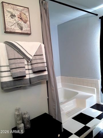 10701 N 99th Avenue 186, Peoria, AZ 85345