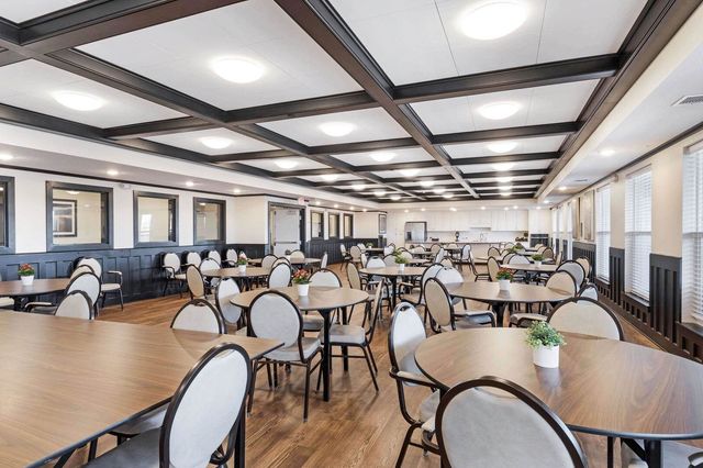 2592 Middle Road 208, Bettendorf, IA 52722