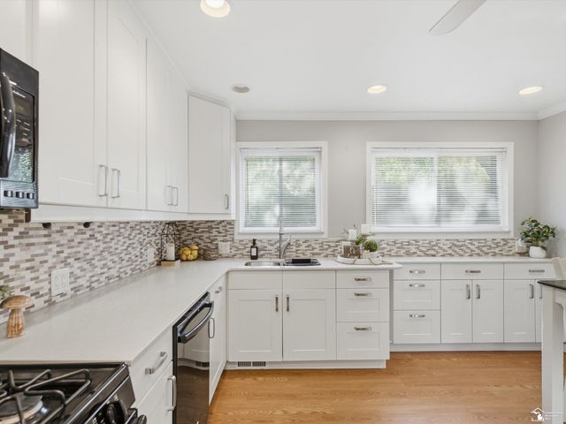 26427 Beaconsfield Avenue, Roseville, MI 48066