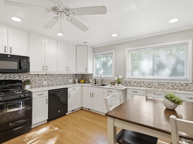 26427 Beaconsfield Avenue, Roseville, MI 48066