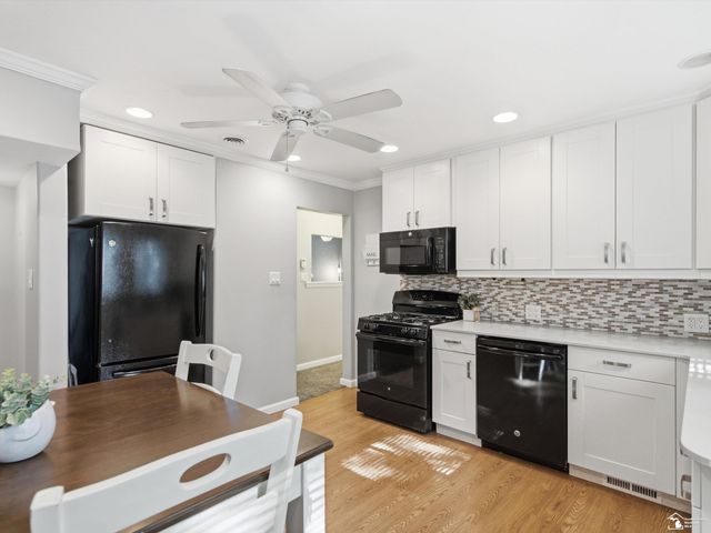 26427 Beaconsfield Avenue, Roseville, MI 48066