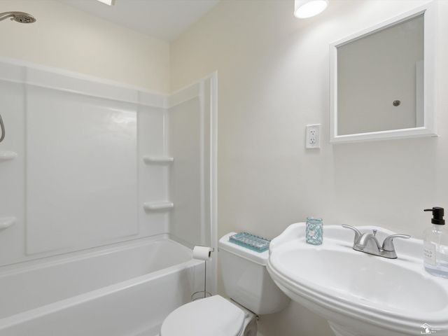26427 Beaconsfield Avenue, Roseville, MI 48066