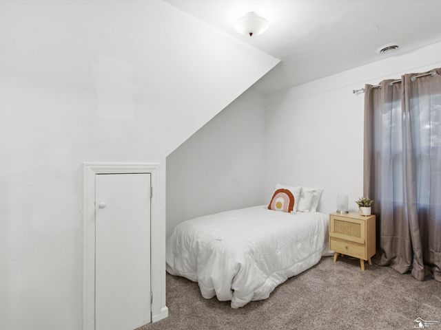 26427 Beaconsfield Avenue, Roseville, MI 48066