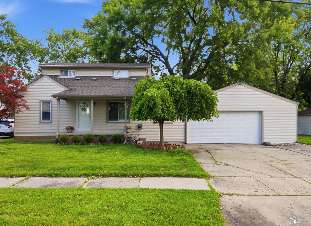 26427 Beaconsfield Avenue, Roseville, MI 48066