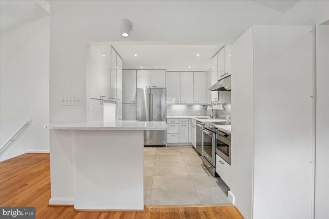 6511 CALLANDER DR, Bethesda, MD 20817