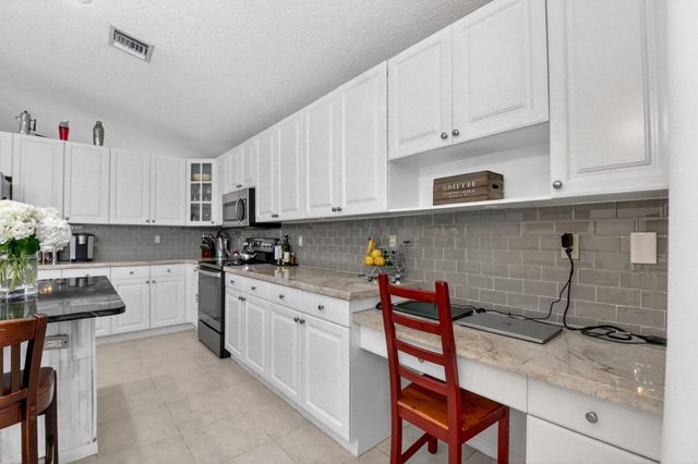 7680 Great Oak Drive, Lake Worth, FL 33467