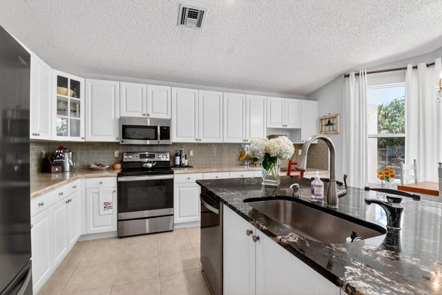 7680 Great Oak Drive, Lake Worth, FL 33467