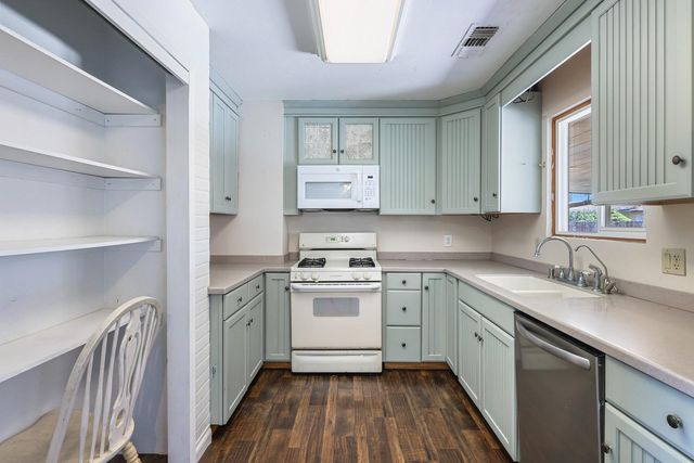 125 E Deodar Lane, Lemoore, CA 93245