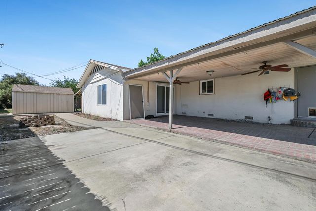 125 E Deodar Lane, Lemoore, CA 93245