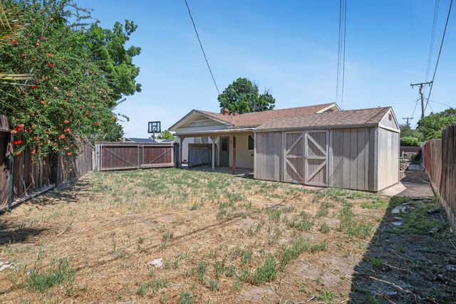 125 E Deodar Lane, Lemoore, CA 93245