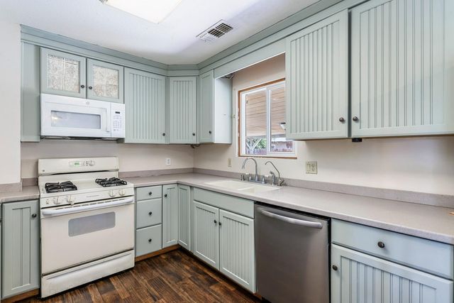 125 E Deodar Lane, Lemoore, CA 93245